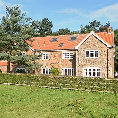 The Trainer's House Pickering